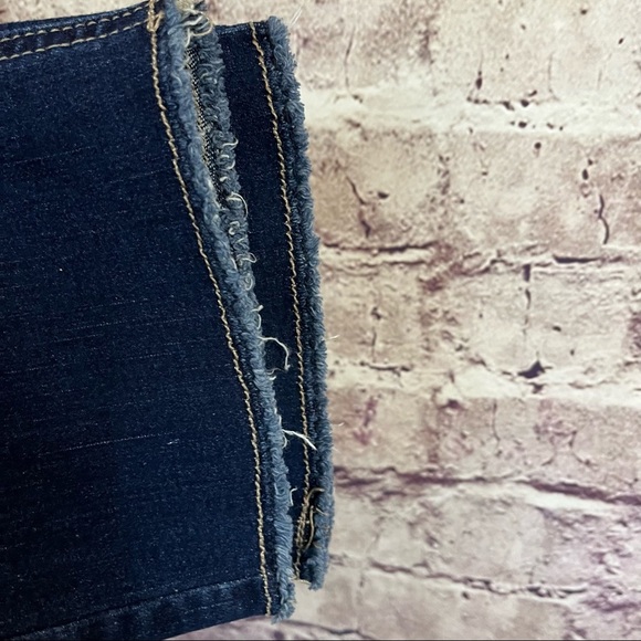 Maurices Blue Mid Rise Raw Hem Crop Jeans - Picture 5 of 10